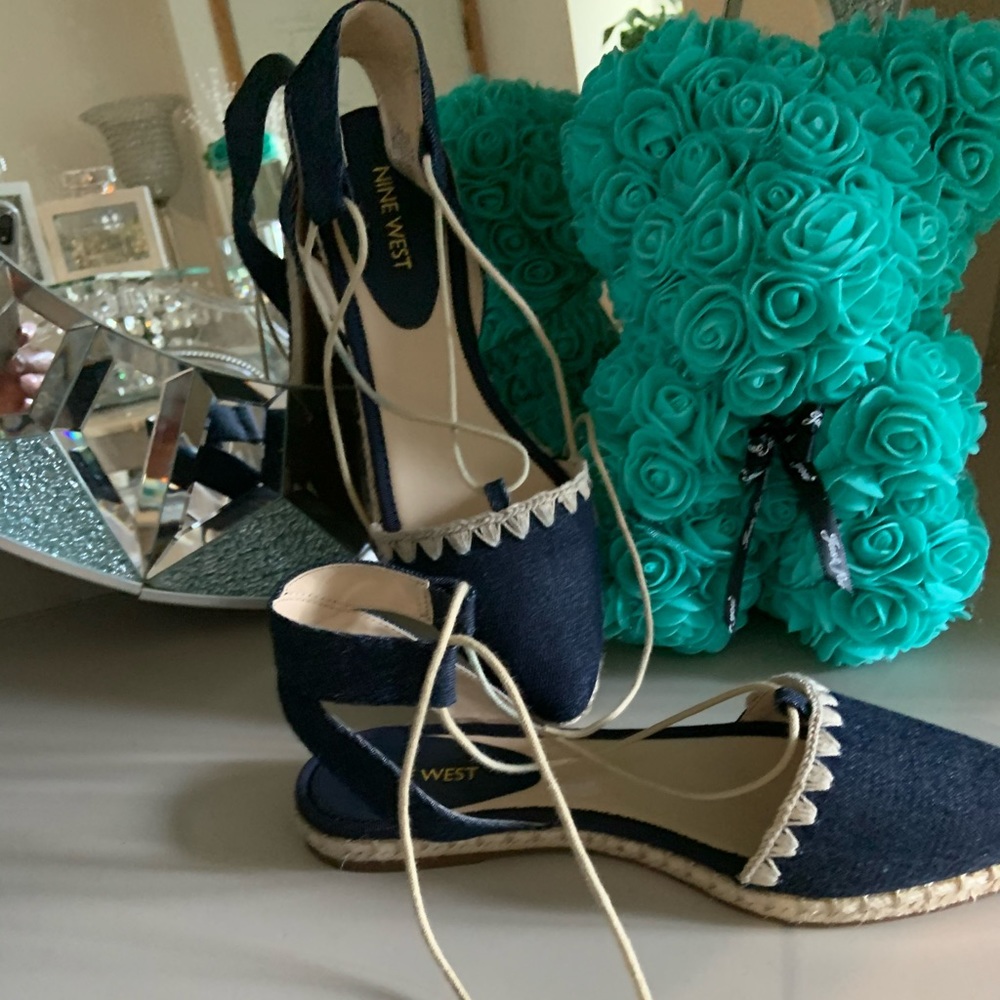 Casual shoes